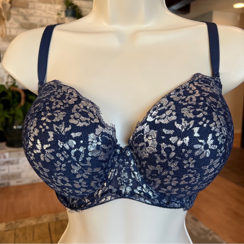 Victoria’s Secret Dream Angels Lined Demi Bra.  34DDD Navy Blue Silver Metallic.